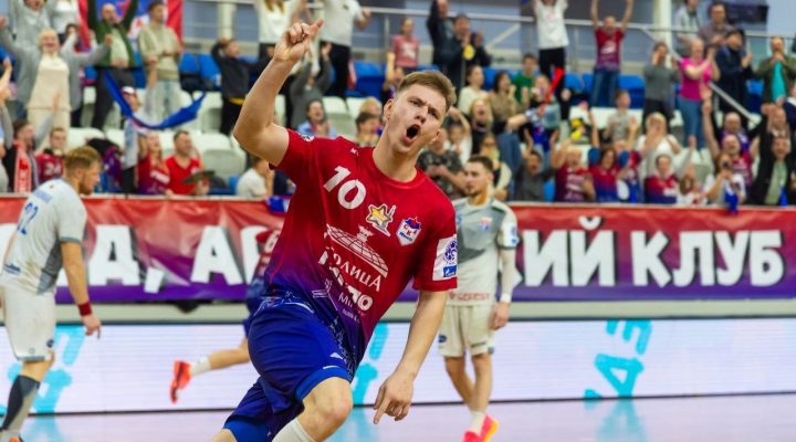 «Скоро начну бегать». Как дела у нашего таланта, который порвал кресты?