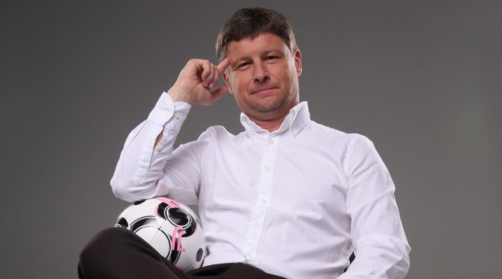 Александр Шестюк отделался желтой карточкой за грубый фол против вратаря &laquo;Славии&raquo;