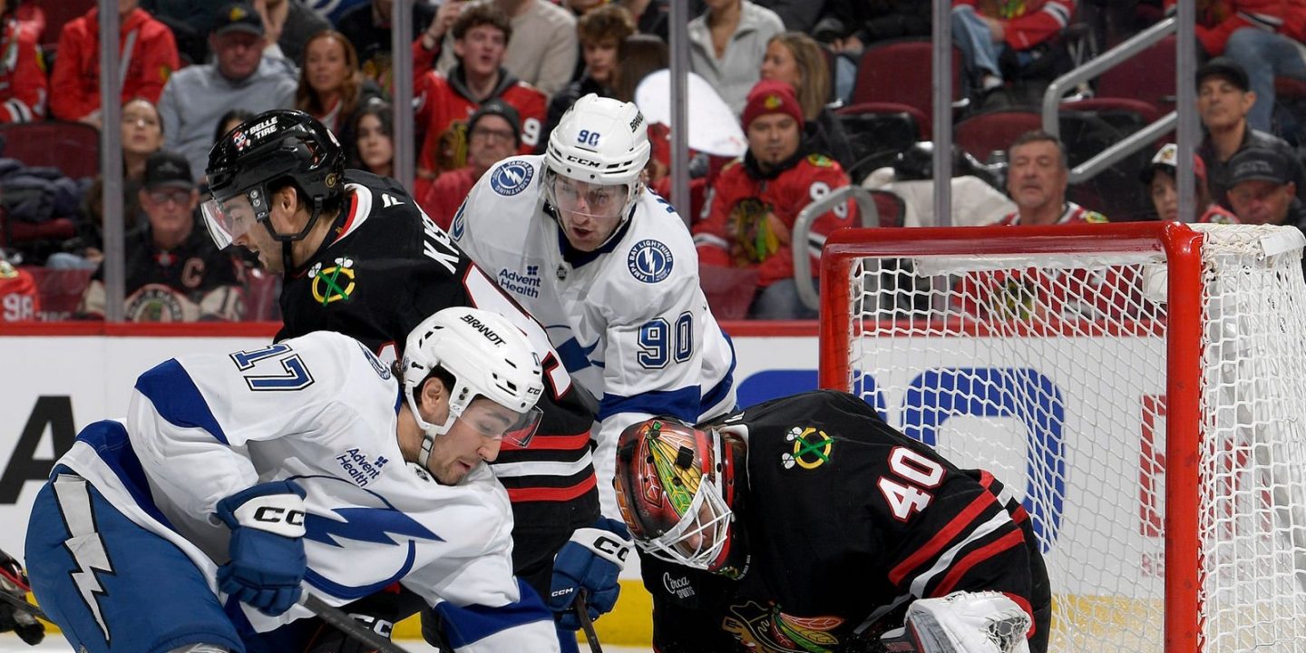 &laquo;Чикаго&raquo; с Артемом Левшуновым проиграл по буллитам &laquo;Тампе&raquo; в НХЛ