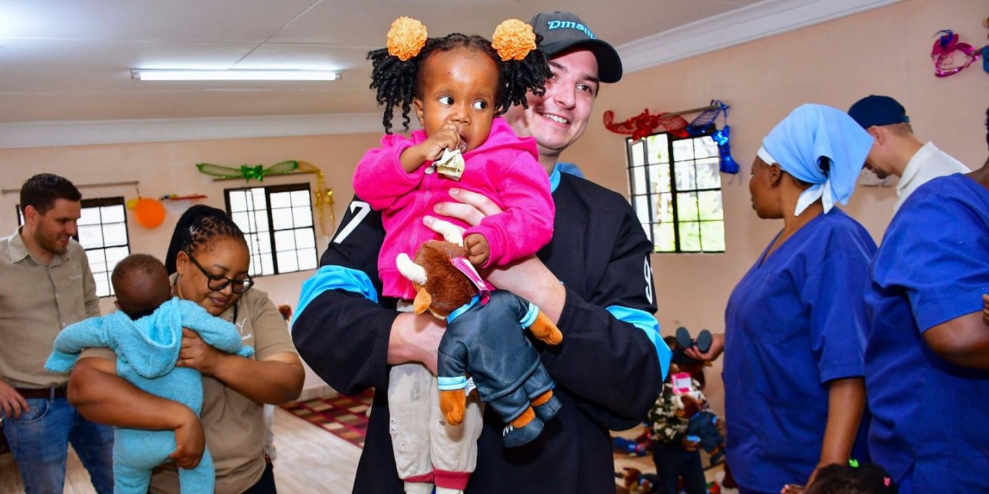 Экс-форвард &laquo;Динамо&raquo; принял участие в акции по укреплению дружбы между Беларусью и Кенией