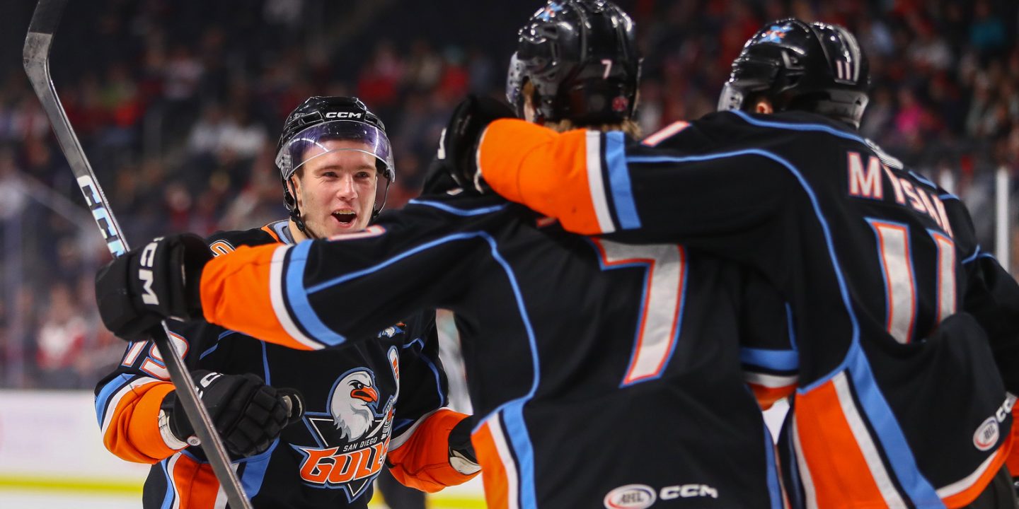 Егор Сидоров оформил 2+1 и стал первой звездой матча в АХЛ