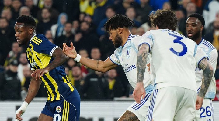 Максим Воробей стал вторым в масс-старте Кубка России по биатлону