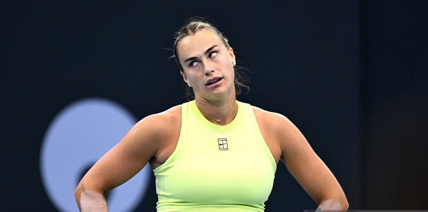 Арина Соболенко сразится за финал WTA-500 в Брисбене с Каролиной Муховой