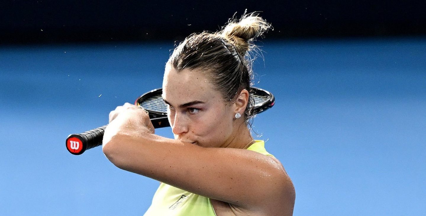 Арина Соболенко начала речь после победы в Брисбене с обращения к Марте Костюк