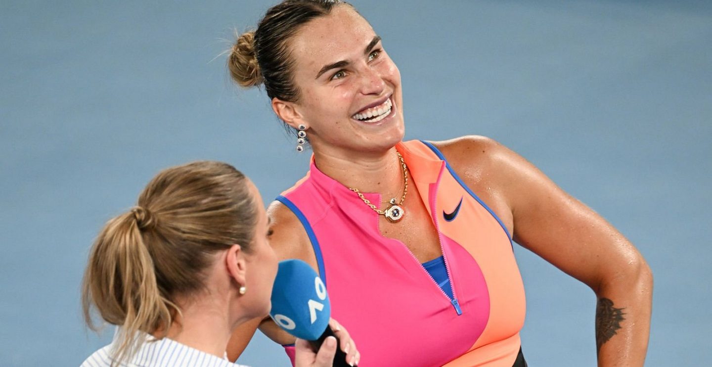 Арина Соболенко отдала лимитированные часы интервьюеру после выхода в полуфинал