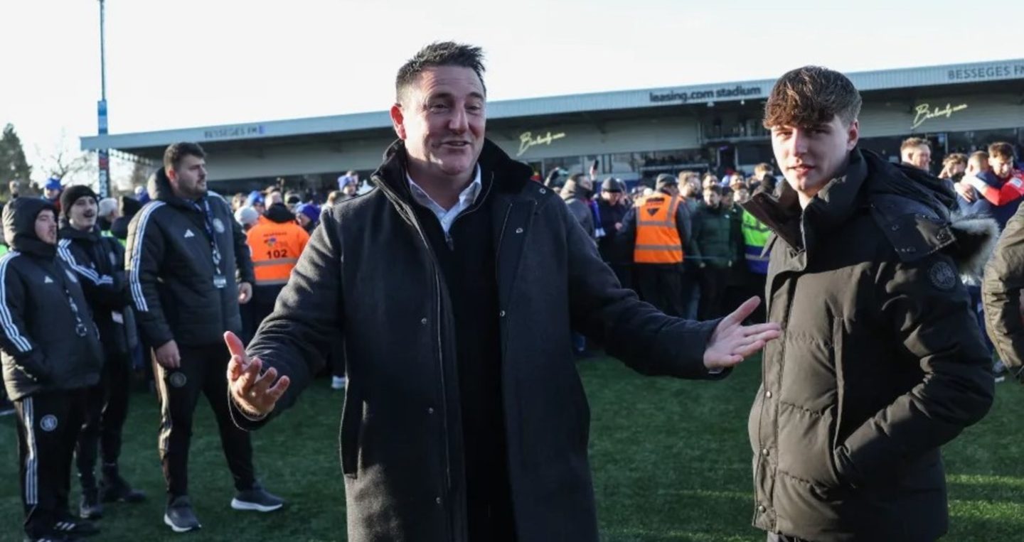 Владелец «Маклсфилд Таун» сообщил, что купил клуб во время запоя