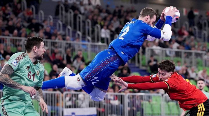 Две француженки оспорили победу в масс-старте на этапе Кубка мира