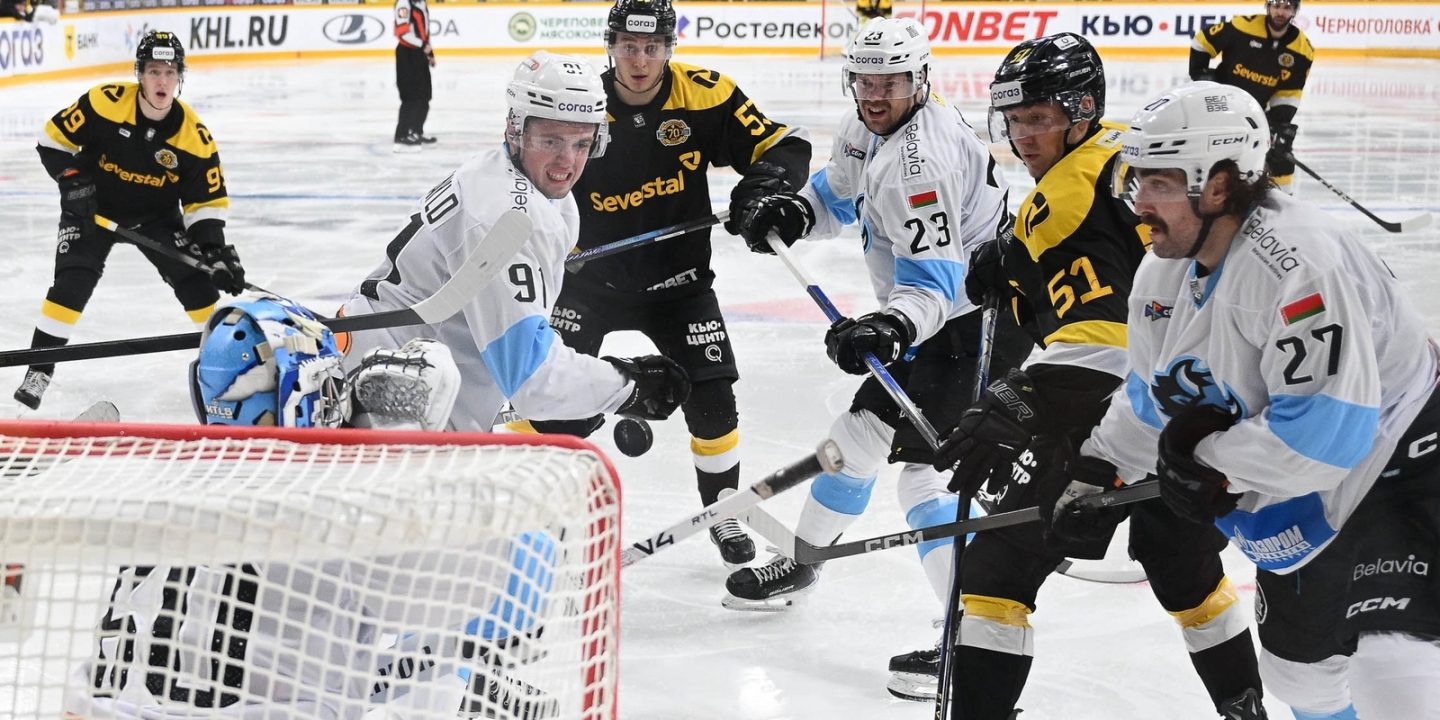 &laquo;Локомотив&raquo; и &laquo;Северсталь&raquo; оторвались от &laquo;Динамо&raquo;. Таблица КХЛ после матчей 8 января