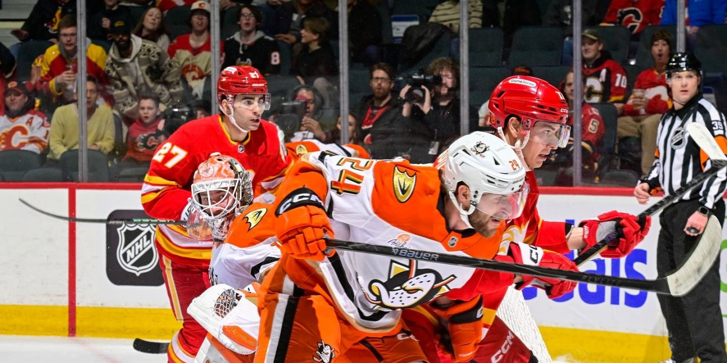 &laquo;Калгари&raquo; Егора Шаранговича проиграл &laquo;Анахайму&raquo; в НХЛ, ведя 2:0