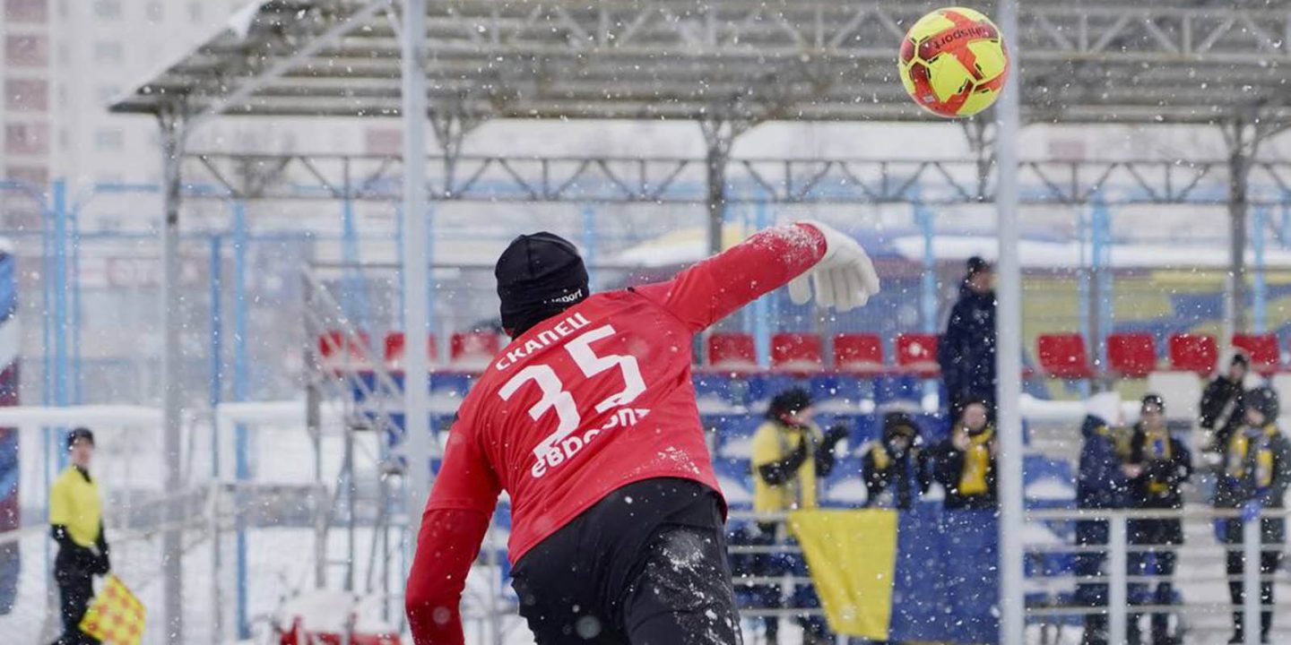 Роман Киренкин: это ненормально. Но нужно чистить снег и играть &mdash; манежей на всех не хватает