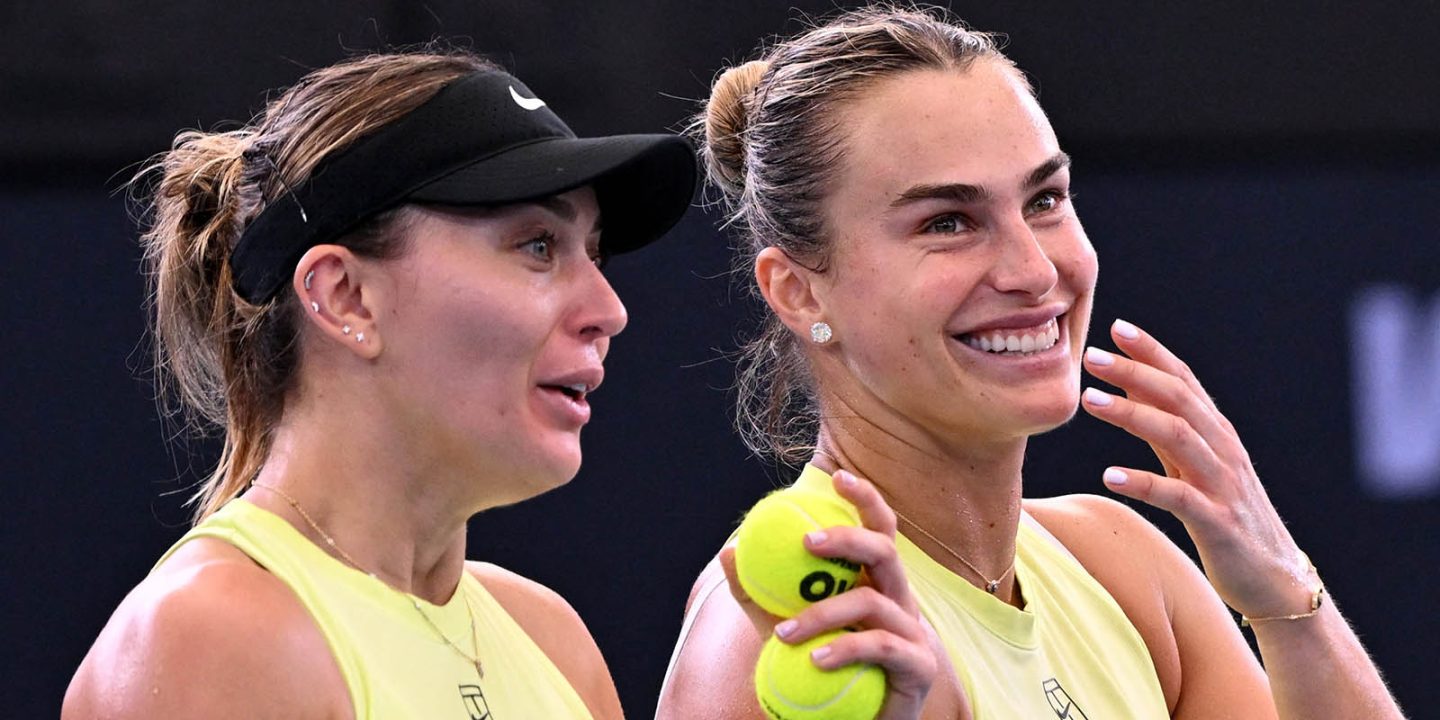Арина Соболенко и Паула Бадоса снялись с 1/4 финала парного турнира в Брисбене