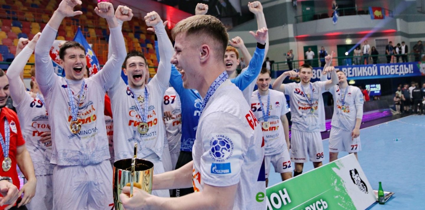 «Скоро начну бегать». Как дела у нашего таланта, который порвал кресты?