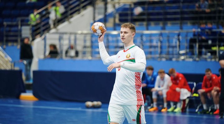 «Скоро начну бегать». Как дела у нашего таланта, который порвал кресты?