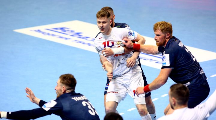 «Скоро начну бегать». Как дела у нашего таланта, который порвал кресты?