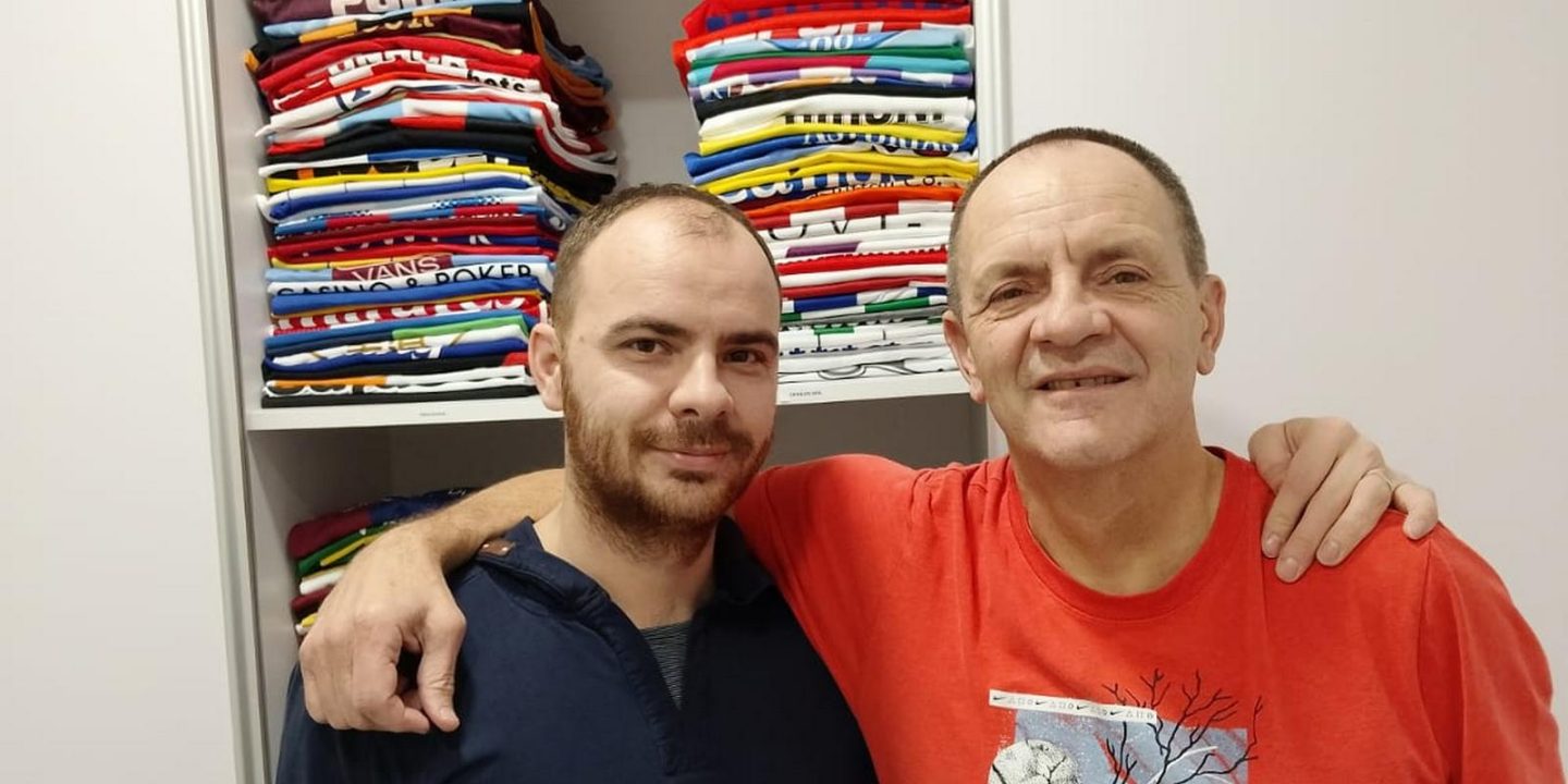 &laquo;Играли вместе с Лисаковичем&raquo;. Как сын призера ЧМ-98 стал коллекционером