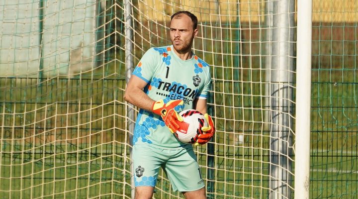 &laquo;Играли вместе с Лисаковичем&raquo;. Как сын призера ЧМ-98 стал коллекционером