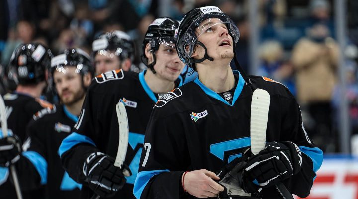 Румбутис обратил внимание на то, как 18-летний вратарь «Кайрата» пихал 38-летнему Мартыновичу