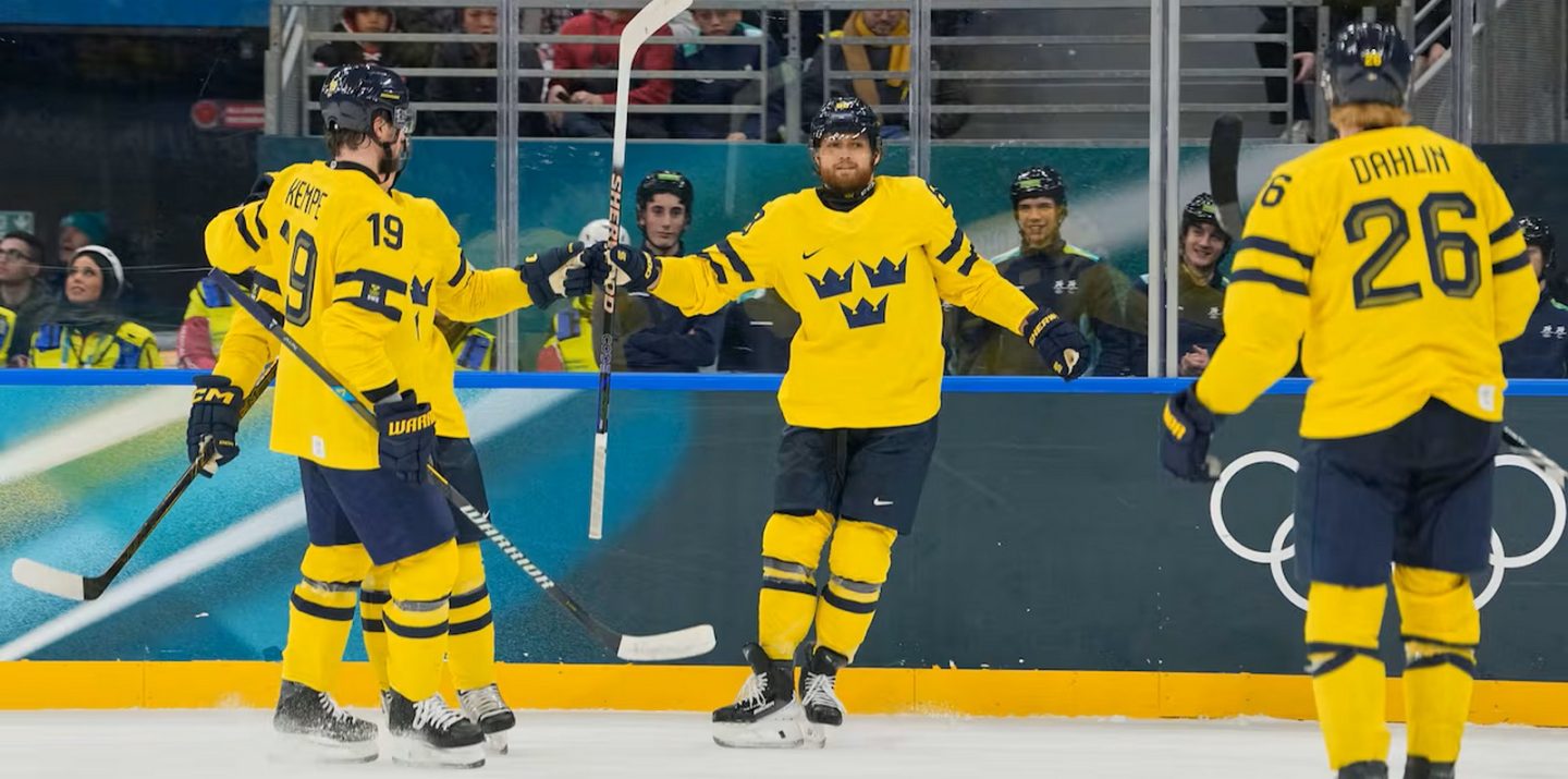 Олимпийский хоккей: сборная Швеции не без труда обыграла команду Италии