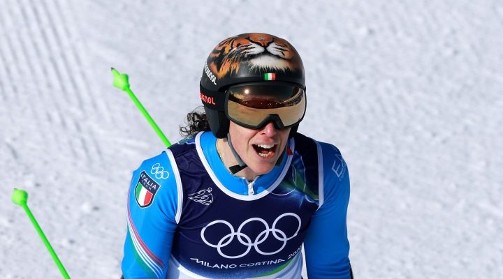 Лыжник из США побежал эстафету на зимней Олимпиаде с голым торсом