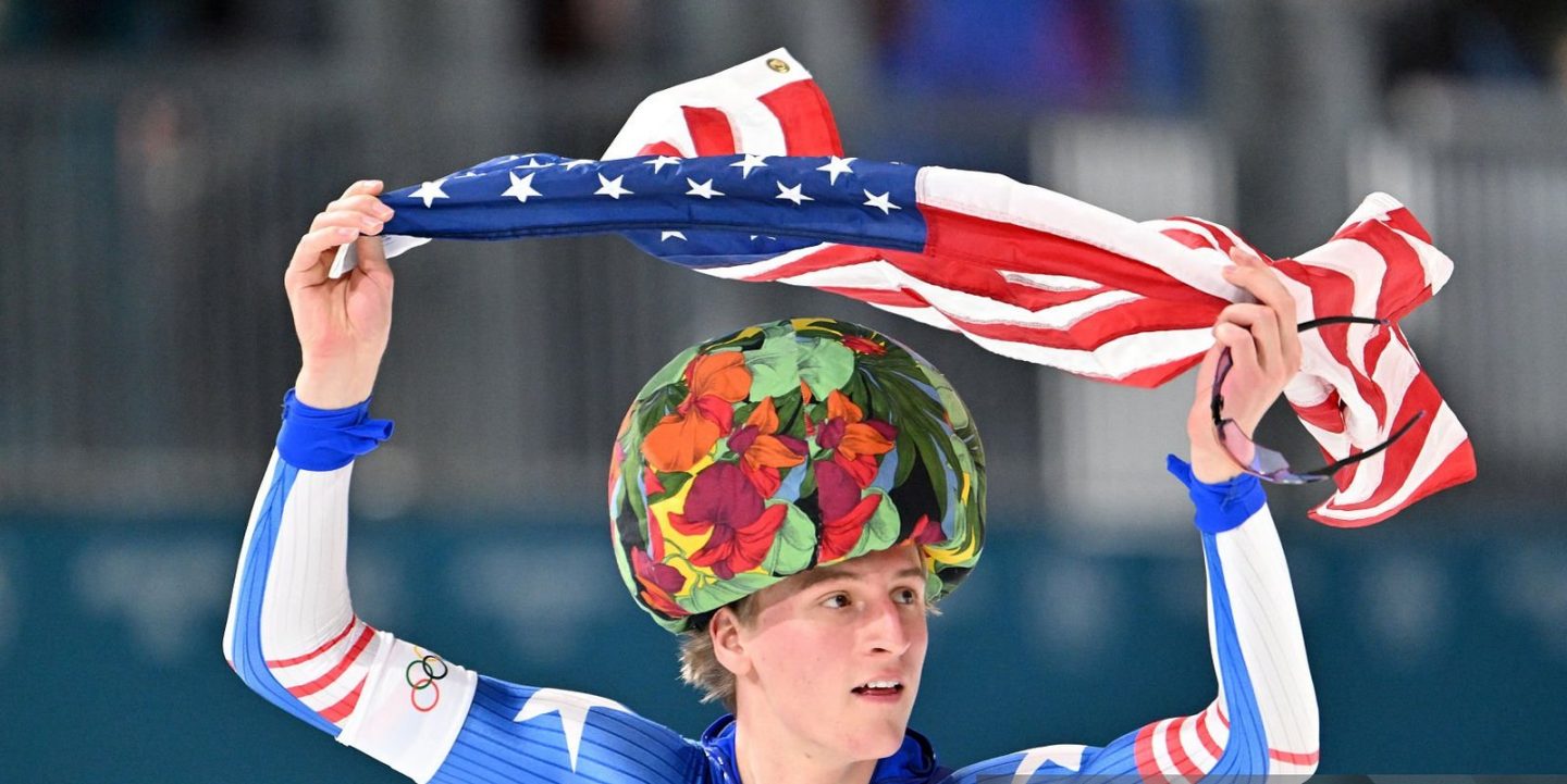 Американец Джордан Штольц установил олимпийский рекорд в коньках на 1000 метров