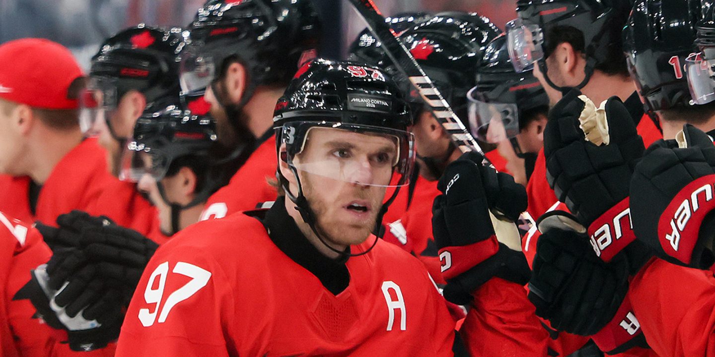 Канада обыграла Швейцарию на Олимпиаде-2026, у Макдэвида с Маккинноном по 1+2