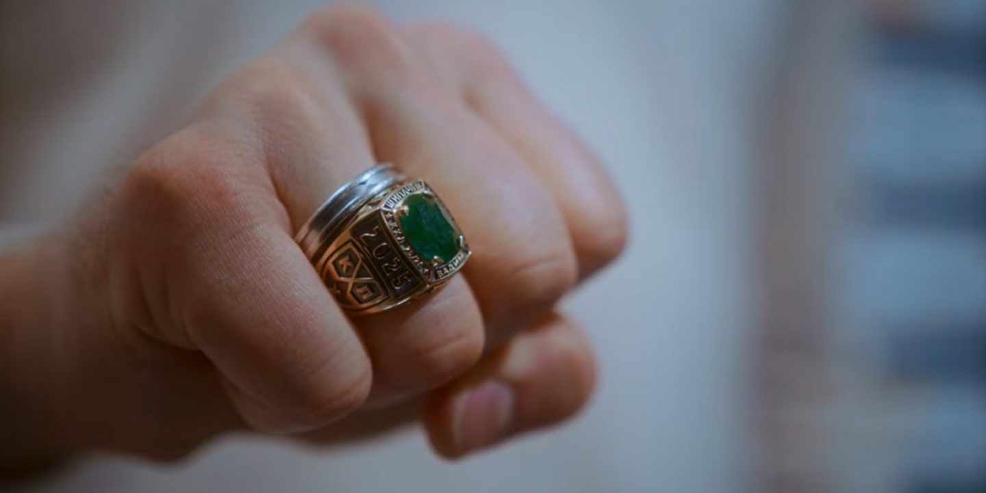 Вадим Шипачев отреагировал на вручение ему перстня за тысячу очков в КХЛ